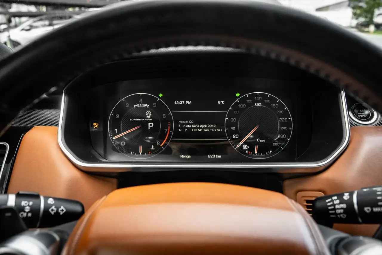 Land Rover Range Rover Sport снимка Land Rover Range Rover Sport