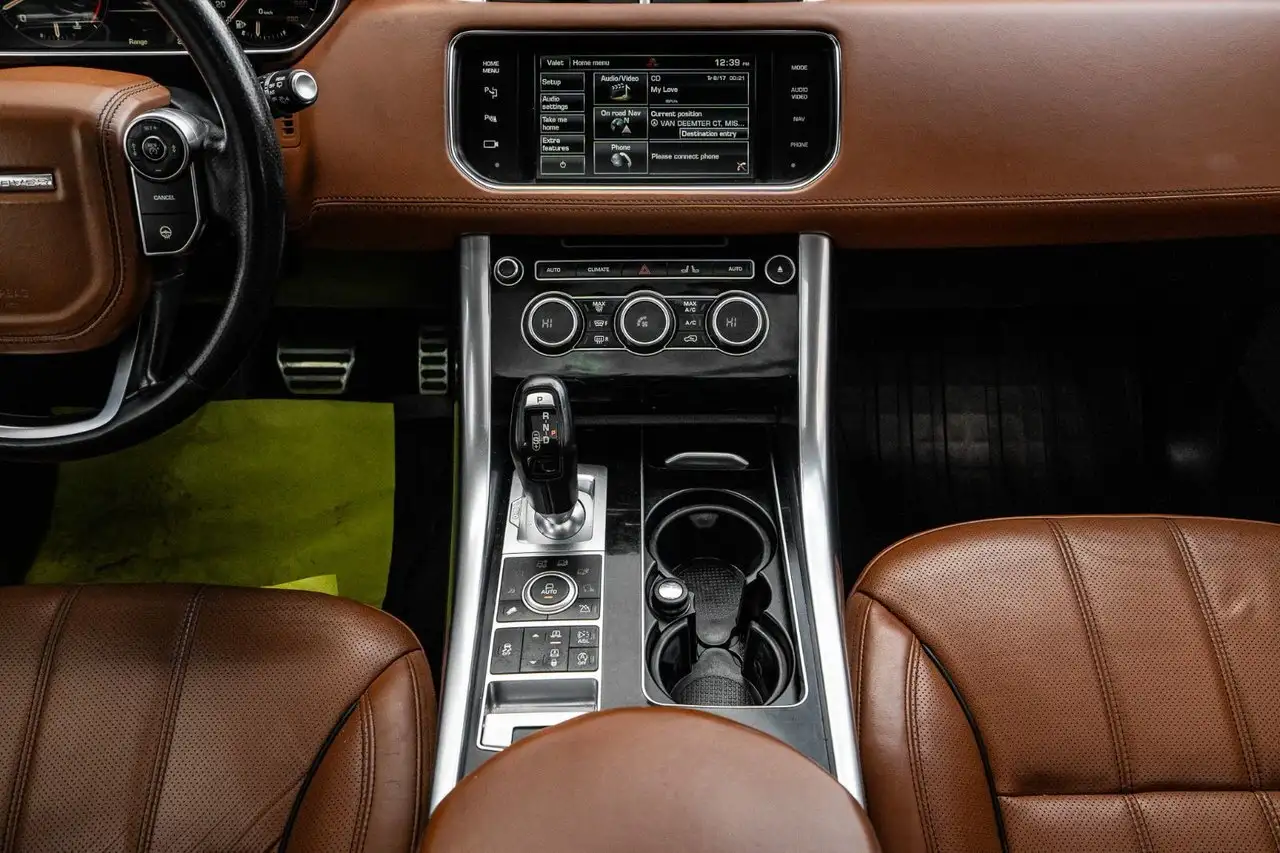 Land Rover Range Rover Sport снимка Land Rover Range Rover Sport