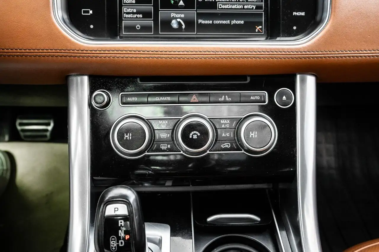 Land Rover Range Rover Sport снимка Land Rover Range Rover Sport