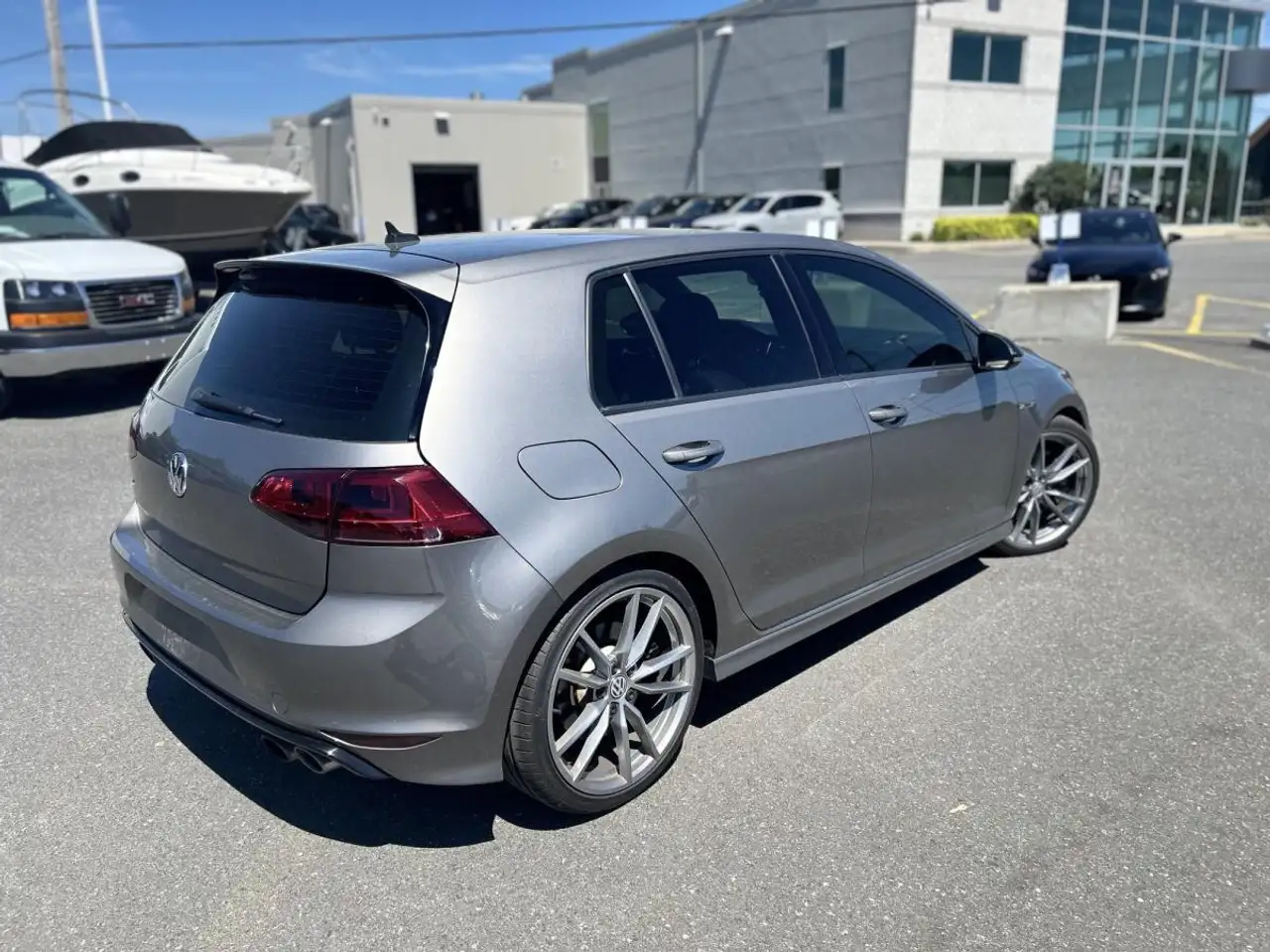 Volkswagen Golf R снимка Volkswagen Golf R