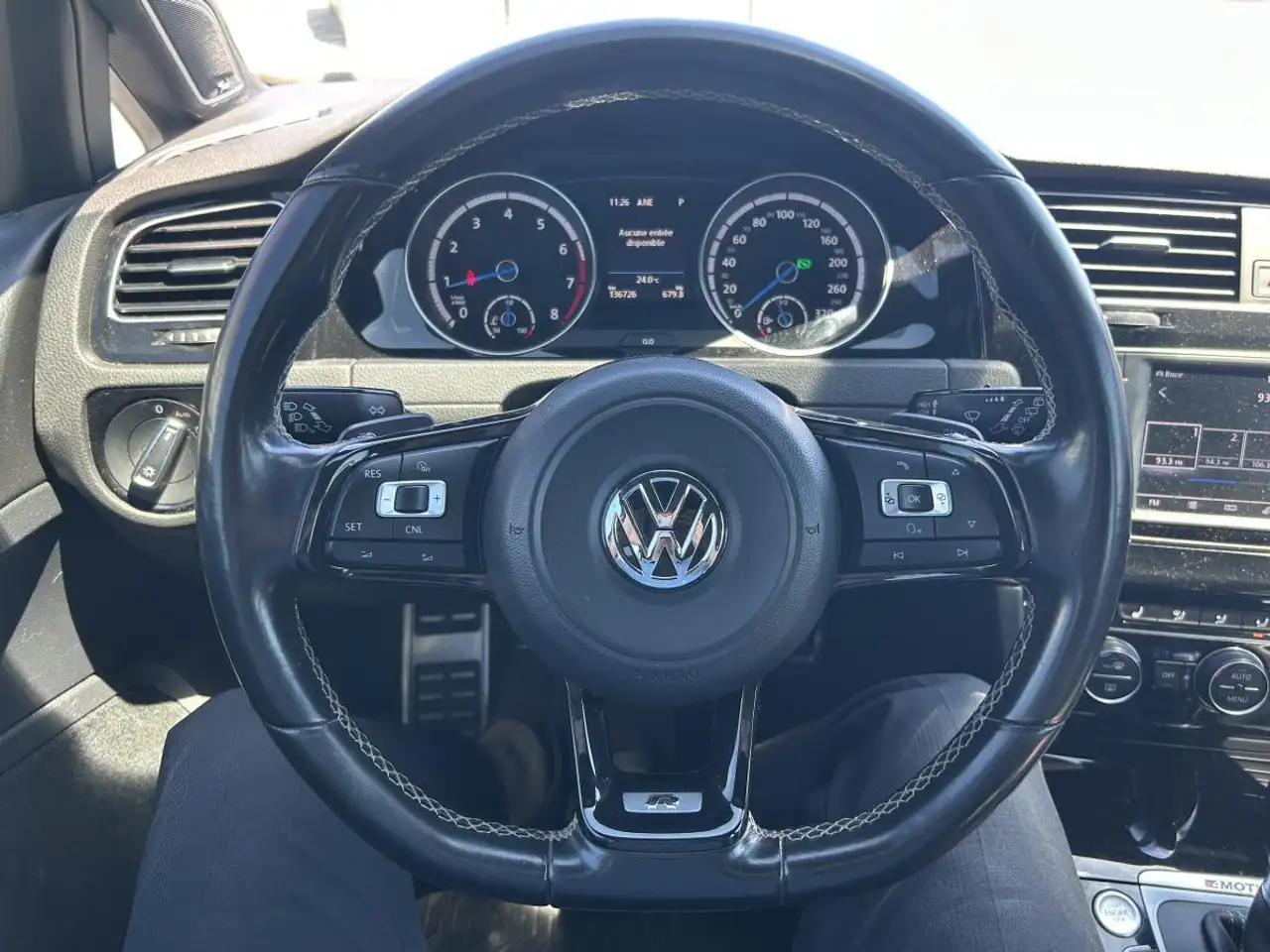 Volkswagen Golf R снимка Volkswagen Golf R