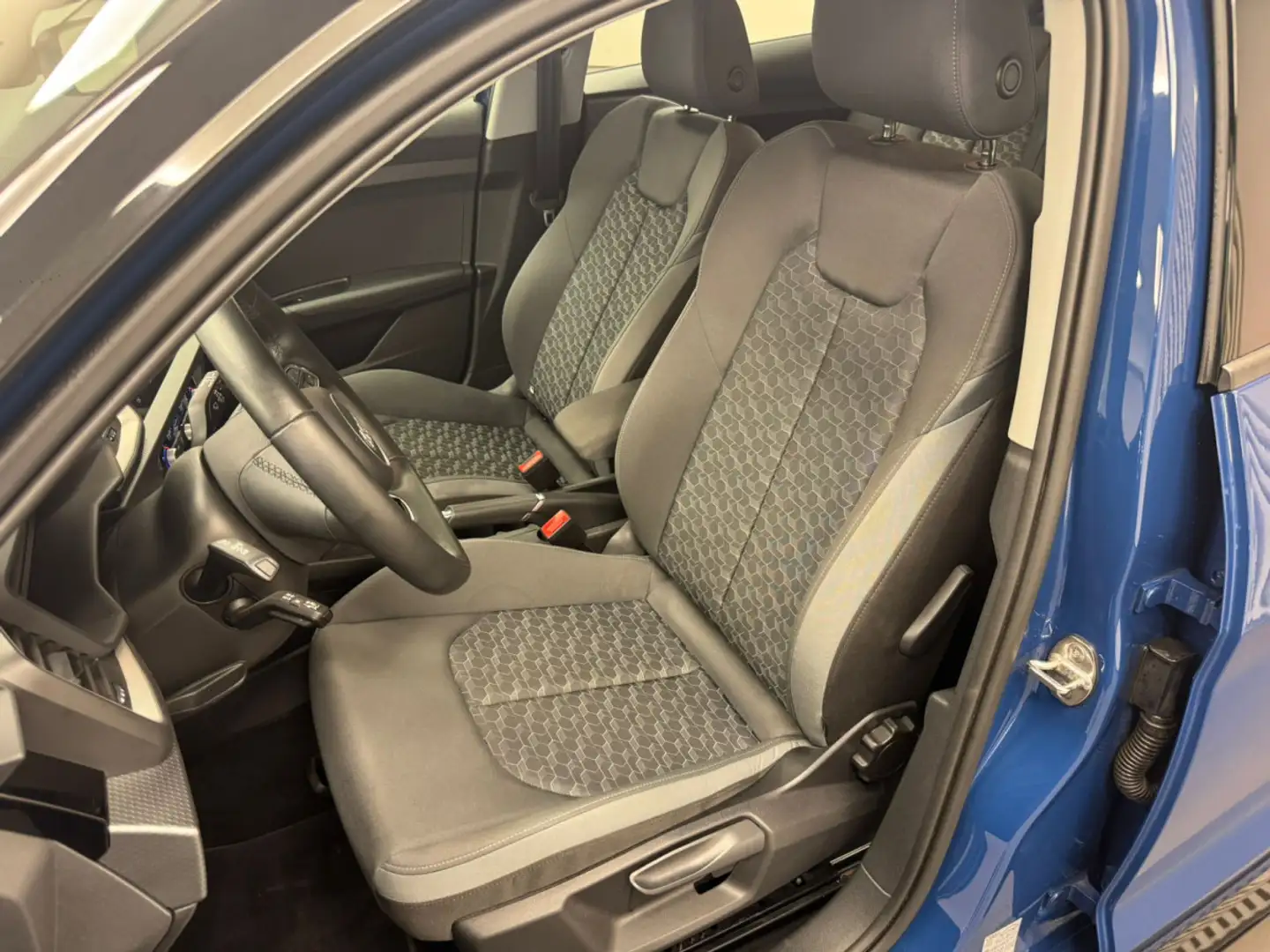 Audi A1 Sportback S line 40 TFSI 152(207)kW(ch) S tronic Bleu - 2