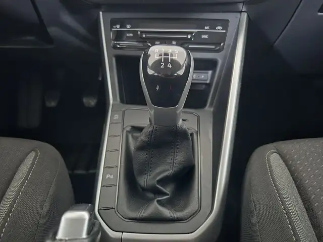 Volkswagen Polo view 10