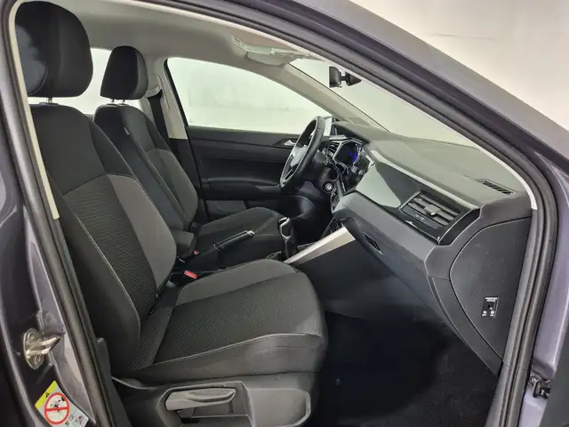 Volkswagen Polo view 9