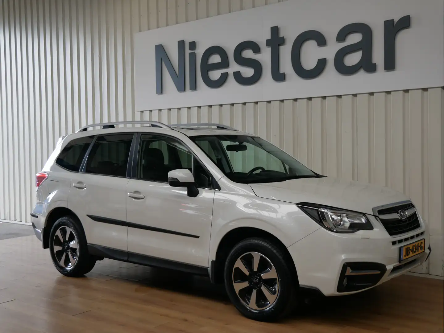 Subaru Forester 2.0 Premium Wit - 1