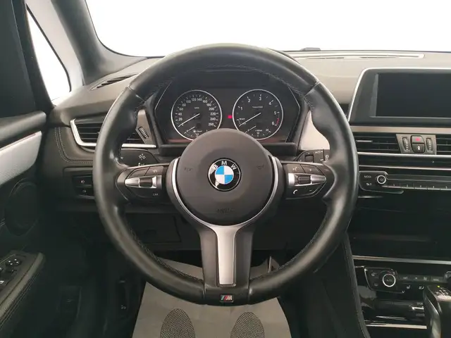 BMW 2 Series view 19