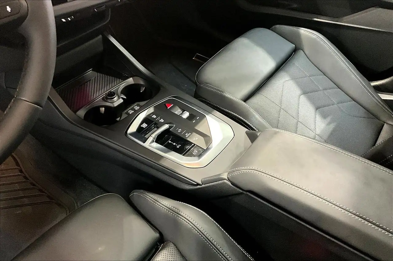 BMW 2 Series снимка BMW 2 Series