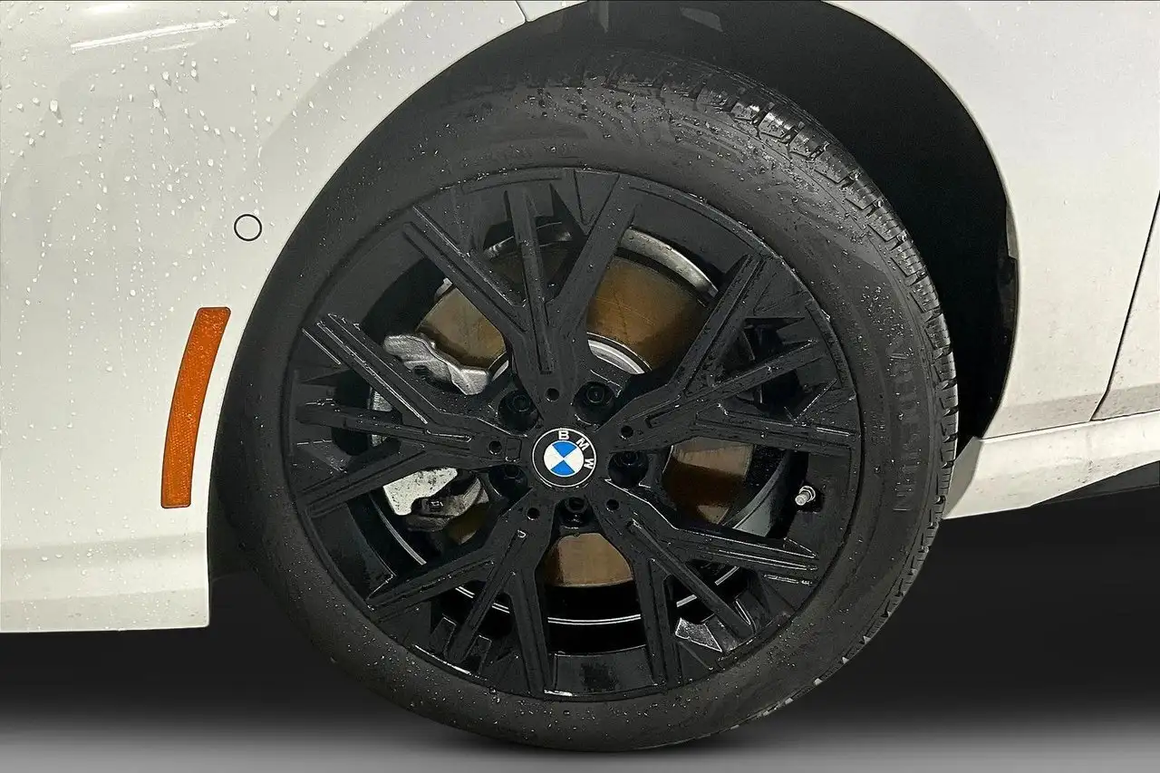 BMW 2 Series снимка BMW 2 Series