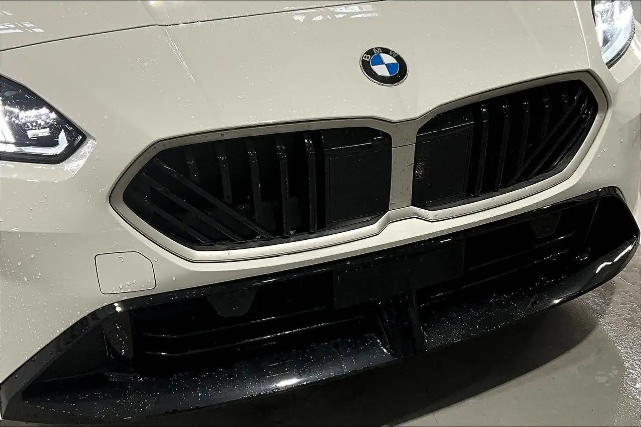 BMW 2 Series снимка BMW 2 Series
