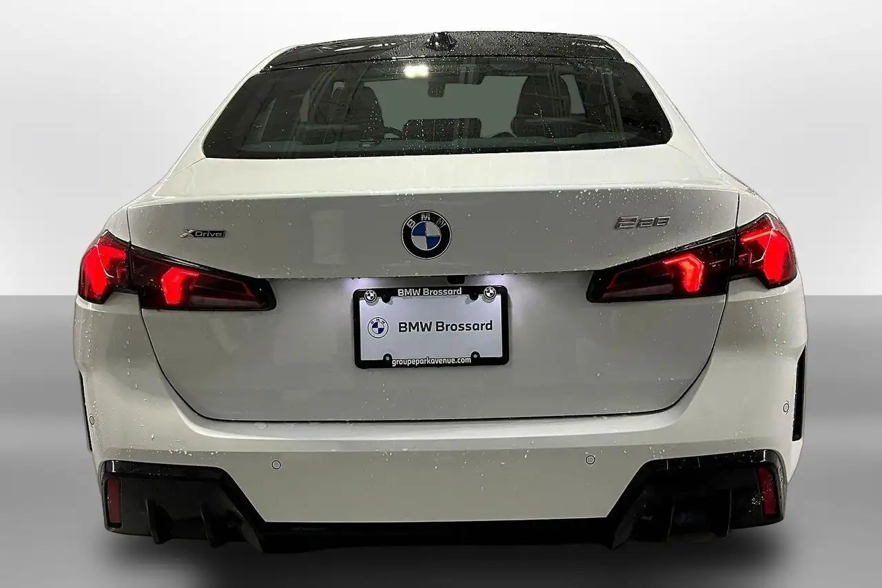 BMW 2 Series снимка BMW 2 Series