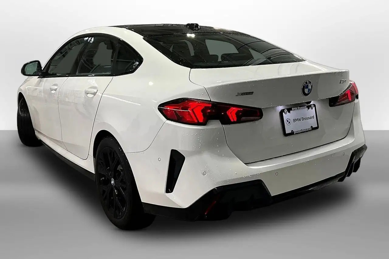 BMW 2 Series снимка BMW 2 Series