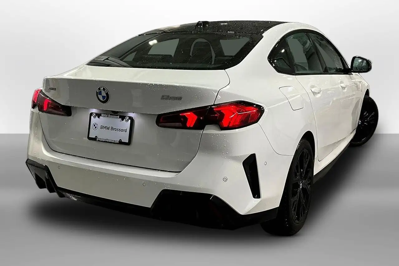 BMW 2 Series снимка BMW 2 Series