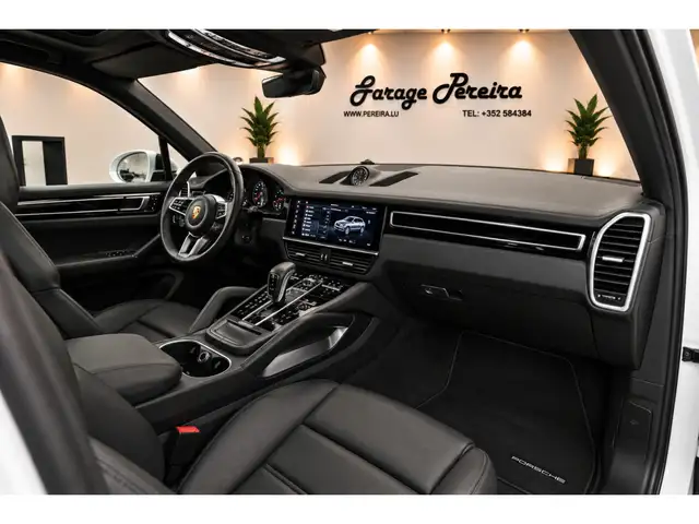 Porsche Cayenne view 5