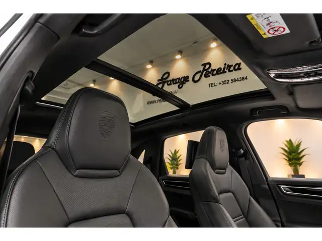 Porsche Cayenne view 12