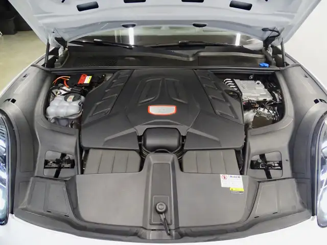 Porsche Cayenne view 24