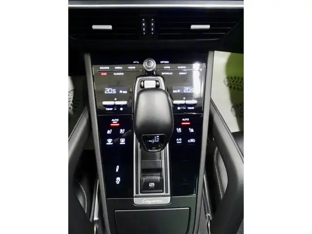 Porsche Cayenne view 14