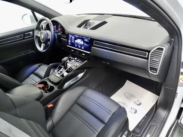 Porsche Cayenne view 6