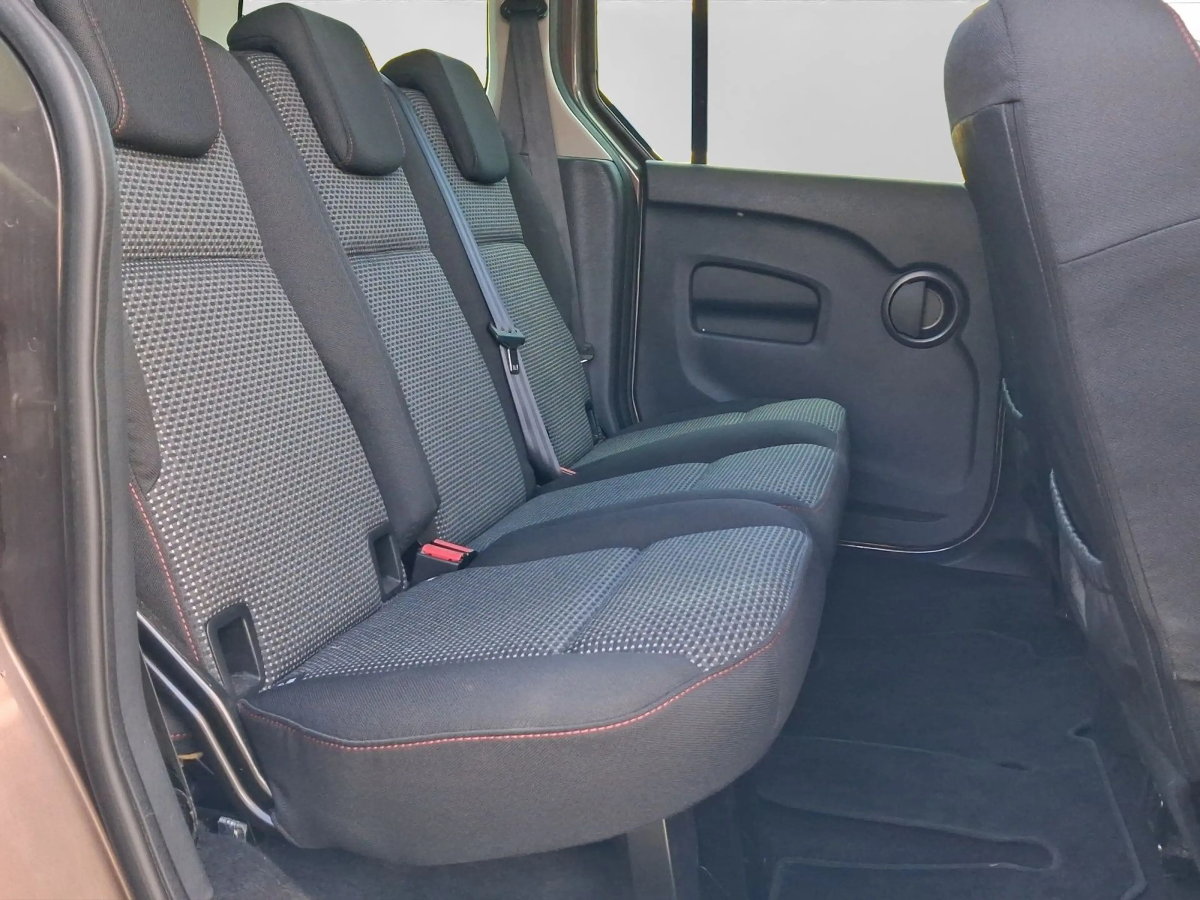 Mercedes-Benz Citan Kombi 111 CDI LANG Tourer EDITION KLIMA SI — photo 6