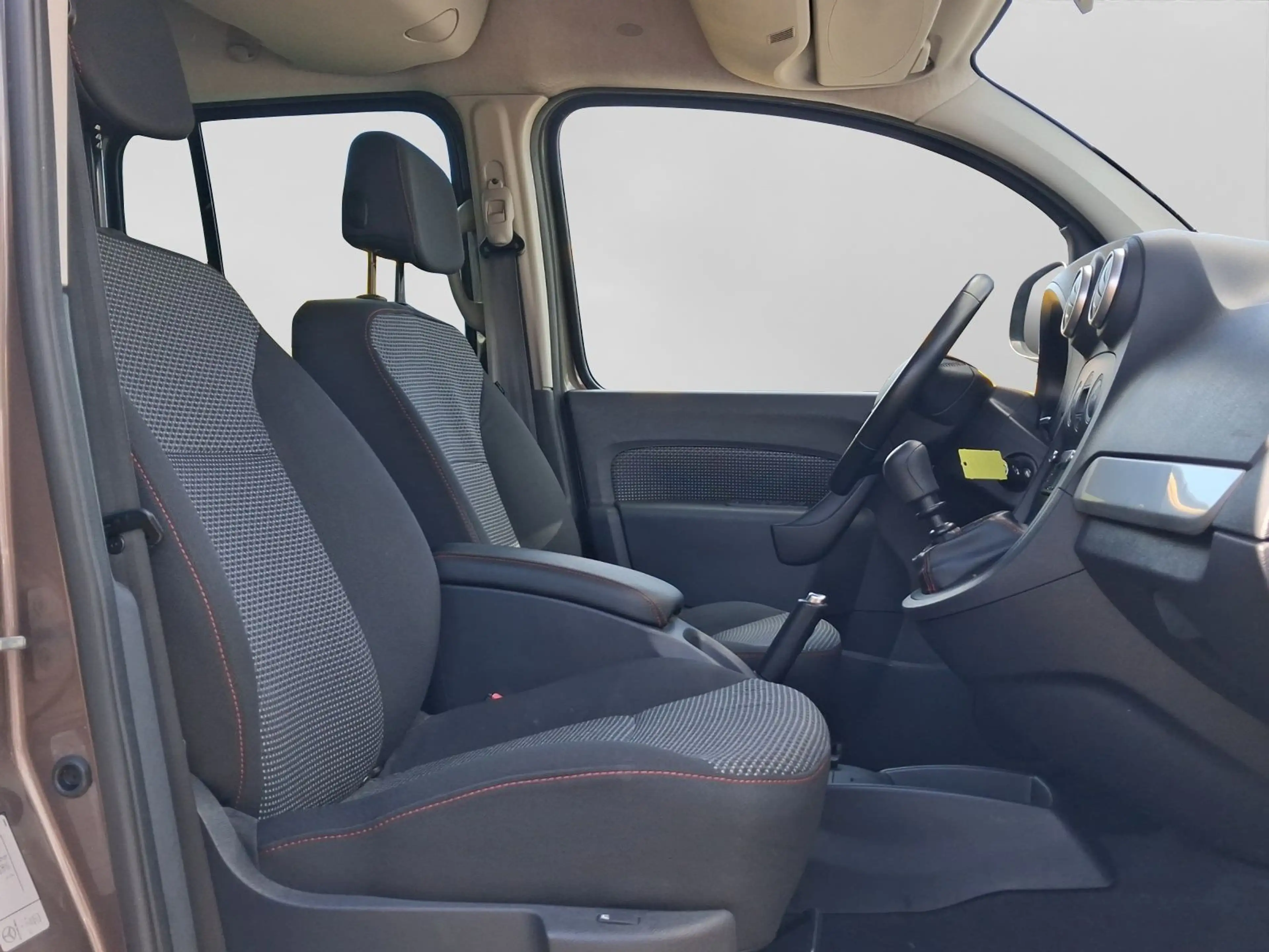 Mercedes-Benz Citan Kombi 111 CDI LANG Tourer EDITION KLIMA SI — photo 4