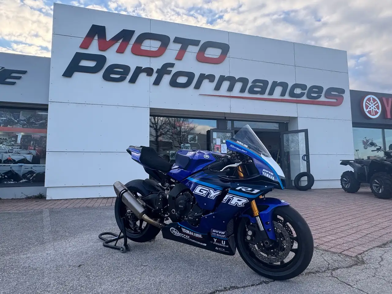 Yamaha YZF-R1