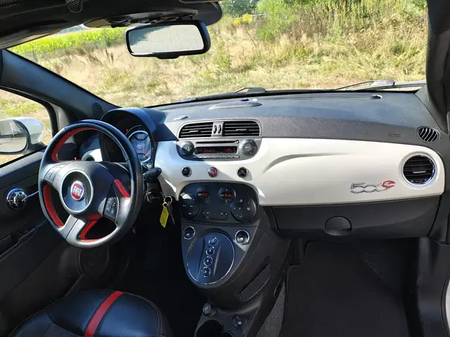 Fiat 500e view 3