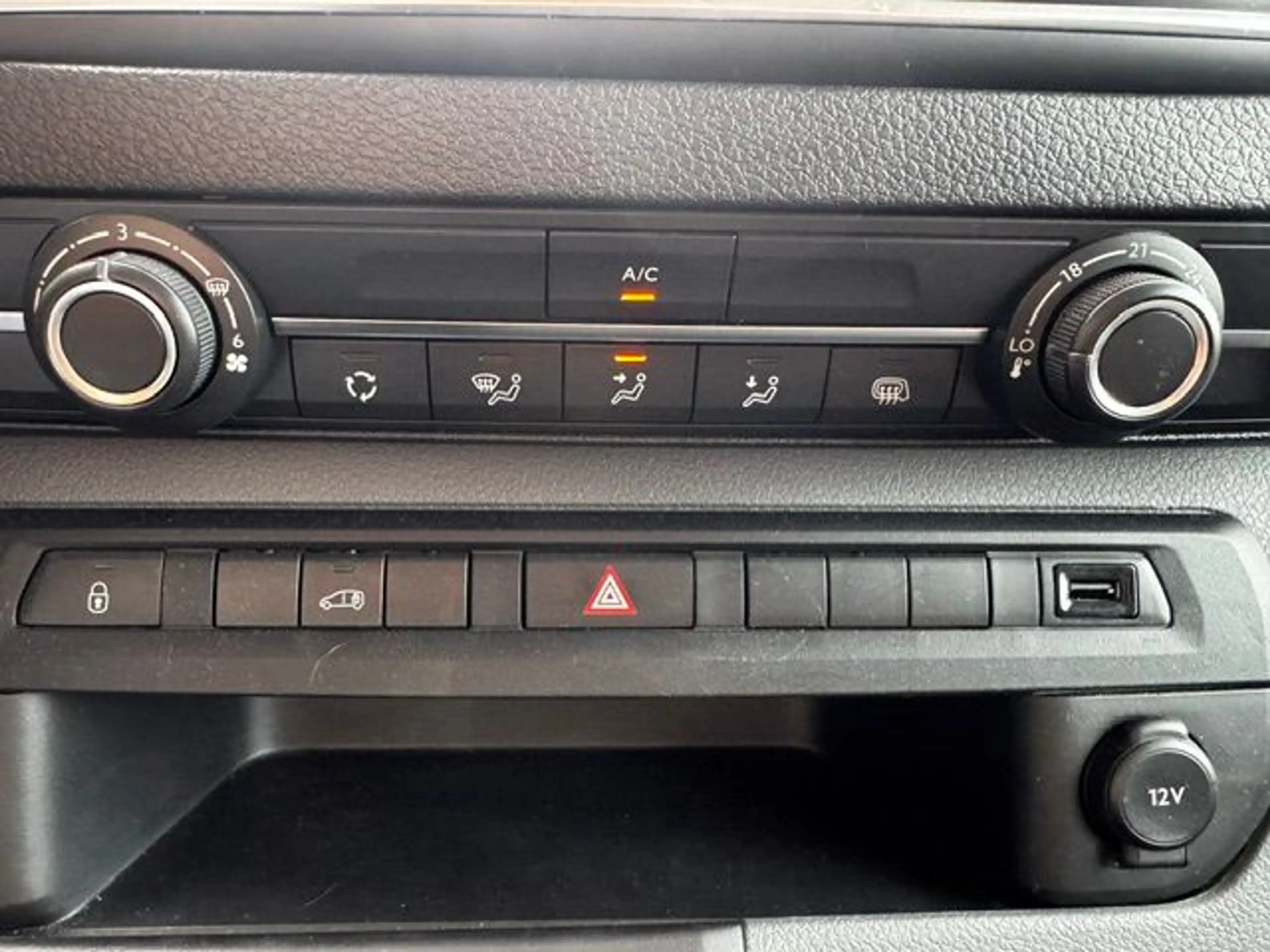 Peugeot Expert 2.0 BlueHDI 180pk Asphalt Automaat Euro 6 84.000km — photo 7