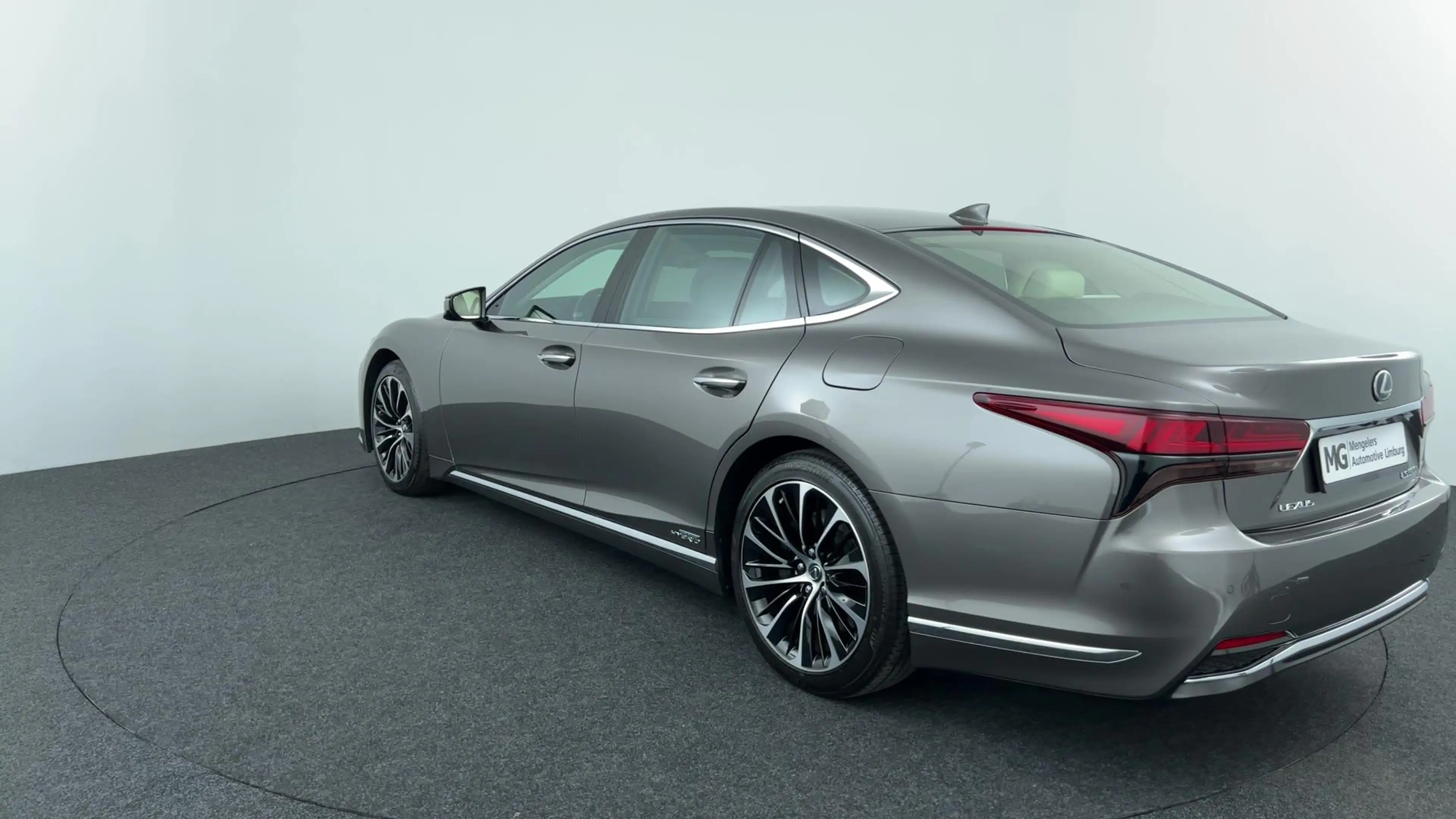 Lexus LS 500 500h AWD President Line — photo 3