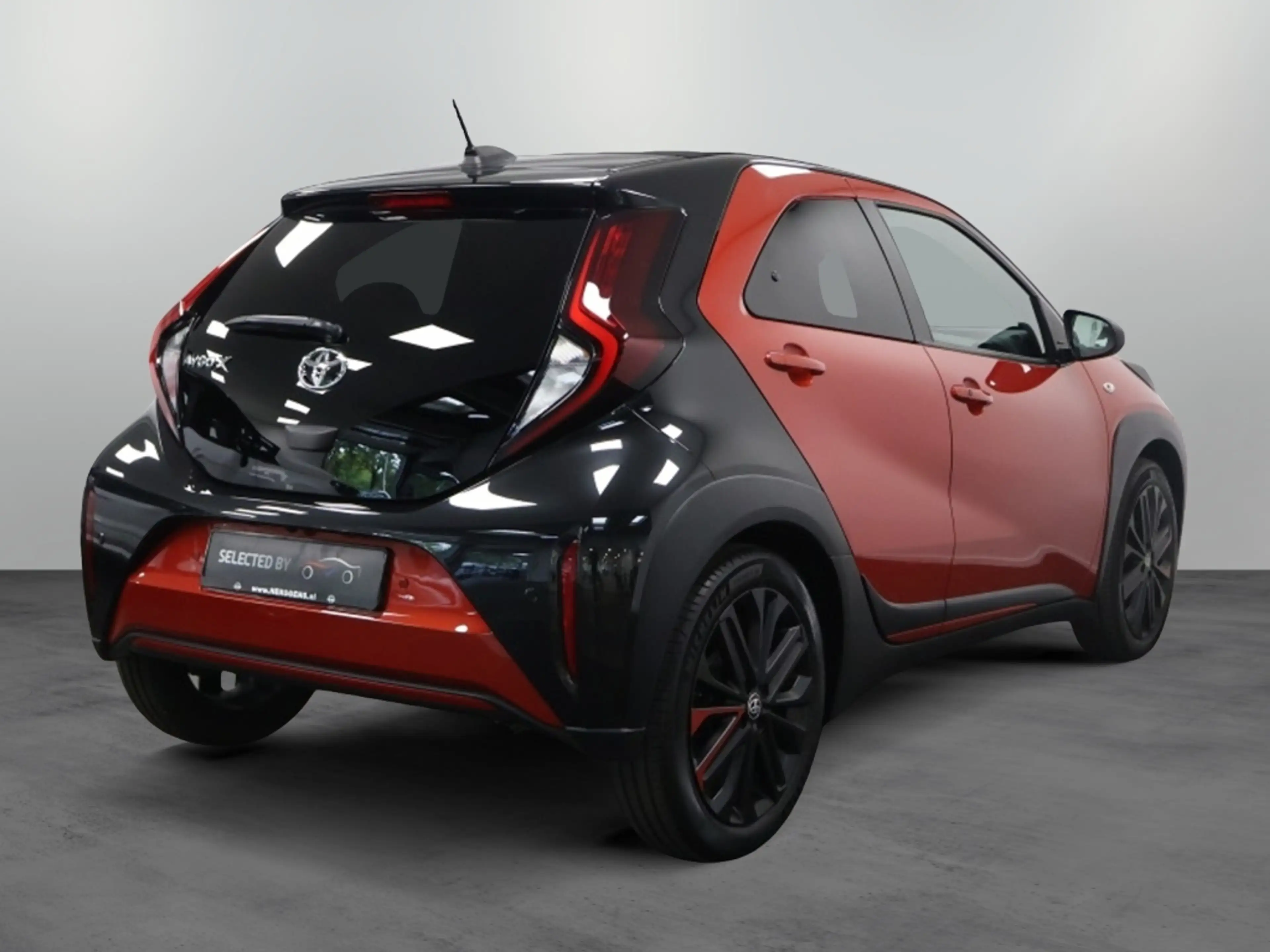 Toyota Aygo X 1.0 VVT-i AUT Premium | Open Dak | Cabrio — photo 3
