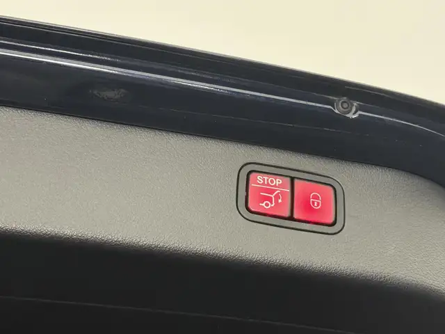 Mercedes-Benz C Class view 14