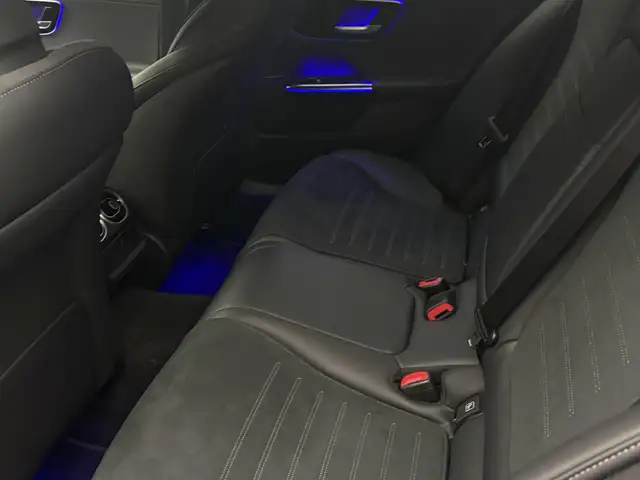 Mercedes-Benz C Class view 12