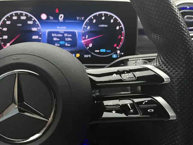 Mercedes-Benz C Class view 11