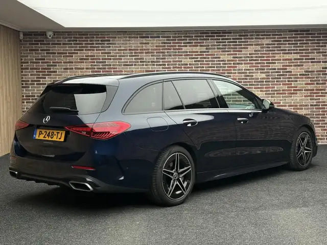 Mercedes-Benz C Class view 2
