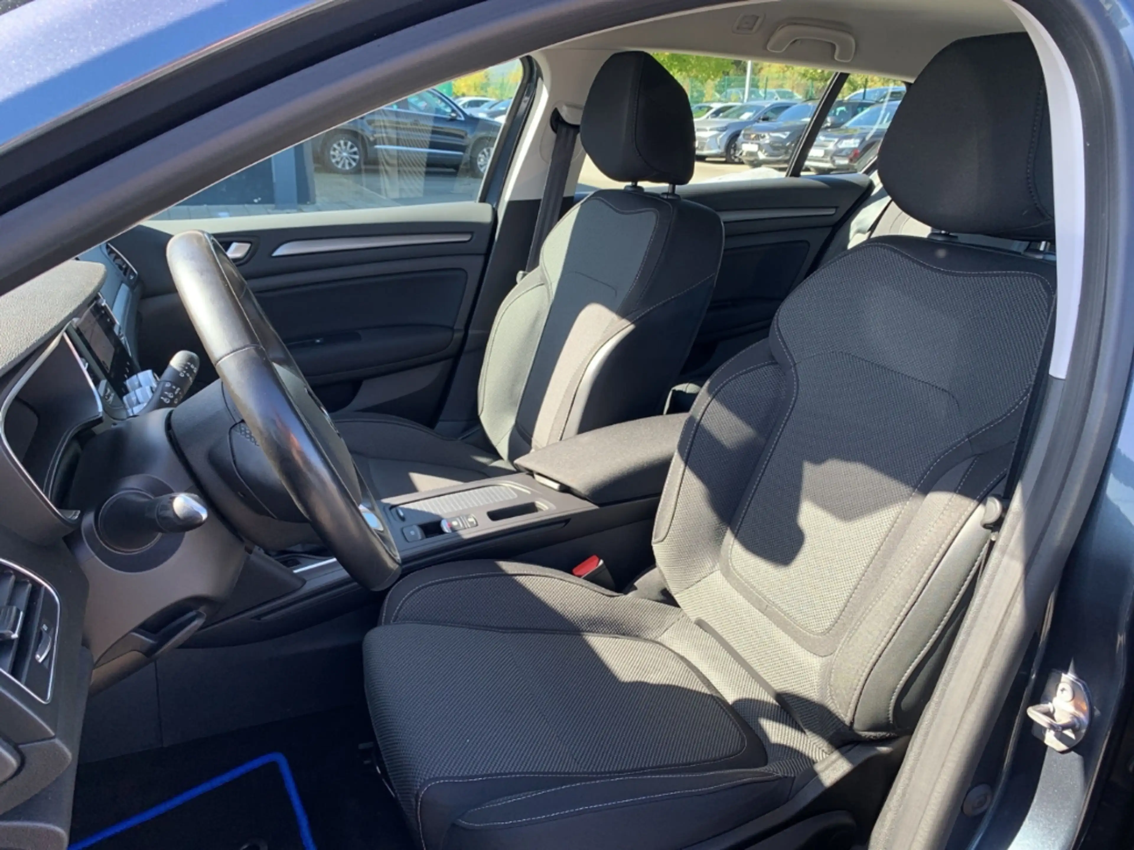 Renault Megane IV GRANDTOUR 1.5 dCI 115 EQUILIBRE Equilibre KAMER — photo 9
