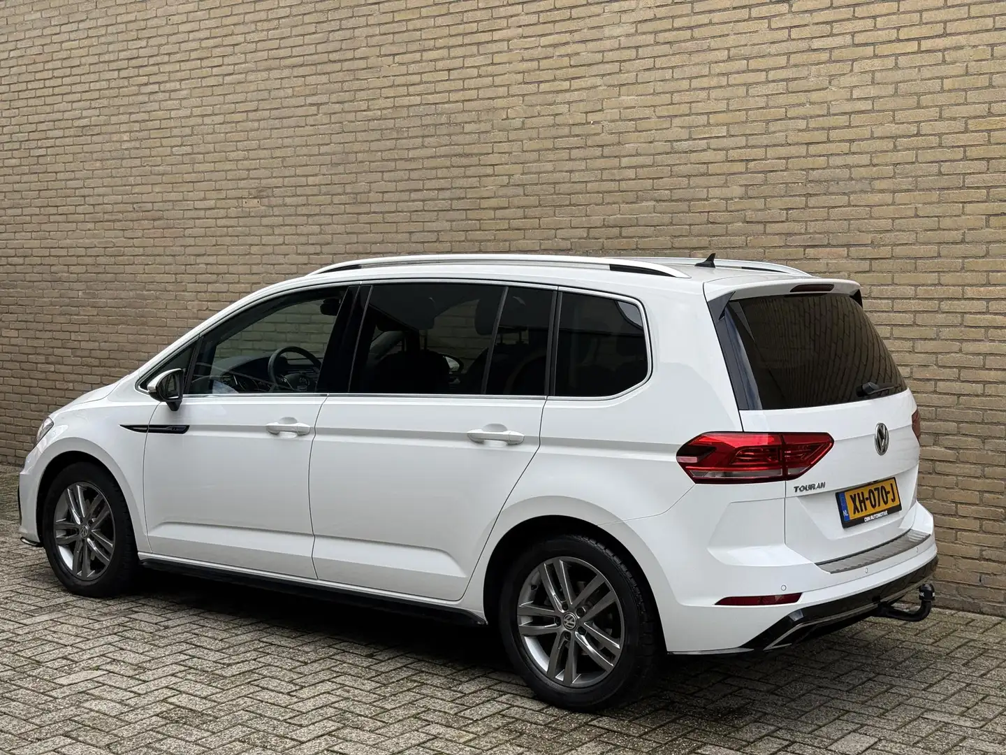 Volkswagen Touran 1.2 TSI 110pk Highline Business R-line 7-persoons Blanc - 2