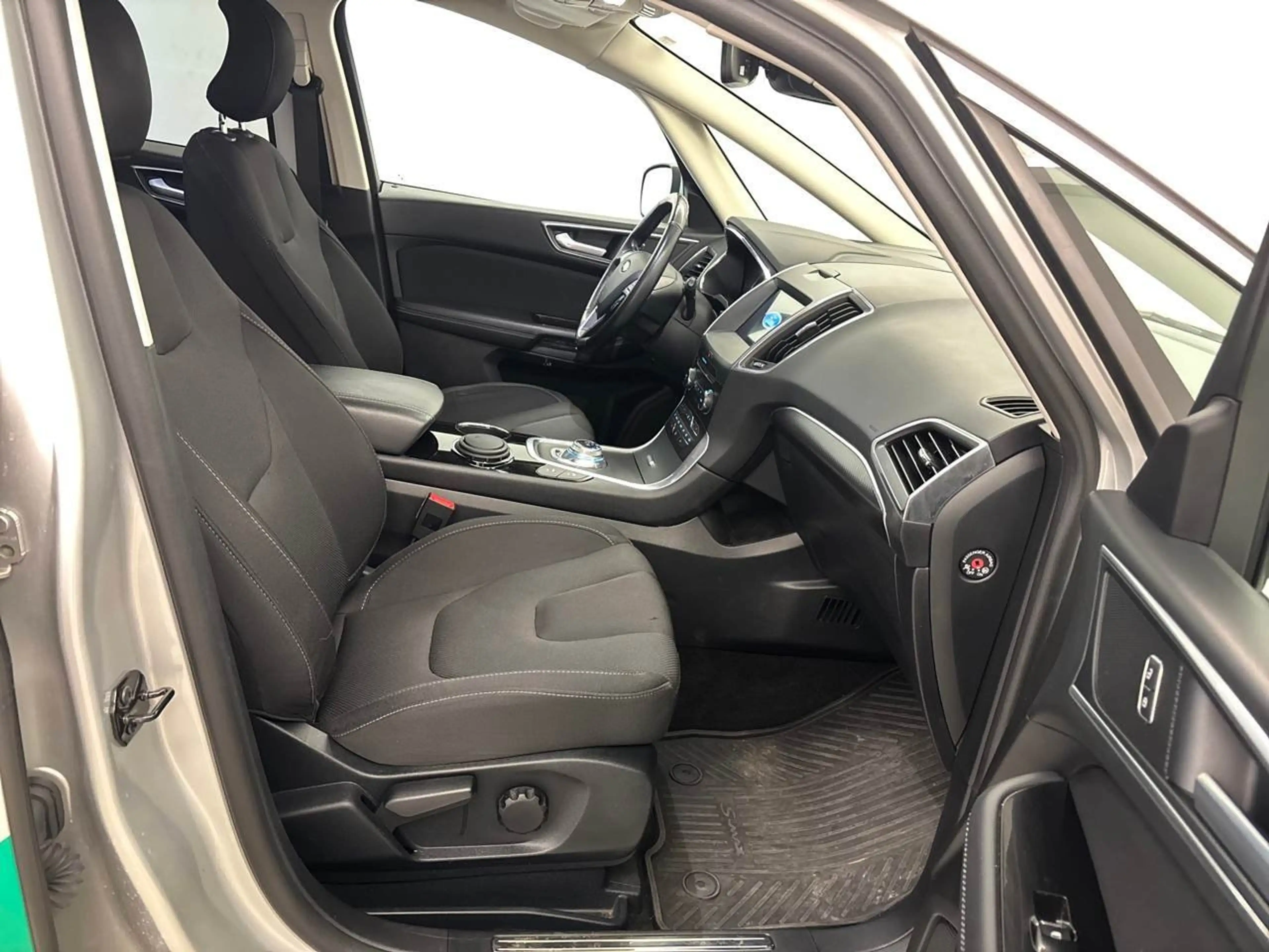 Ford S-Max 2.0 EcoBlue Titanium SpoSi Key LED Lane — photo 9