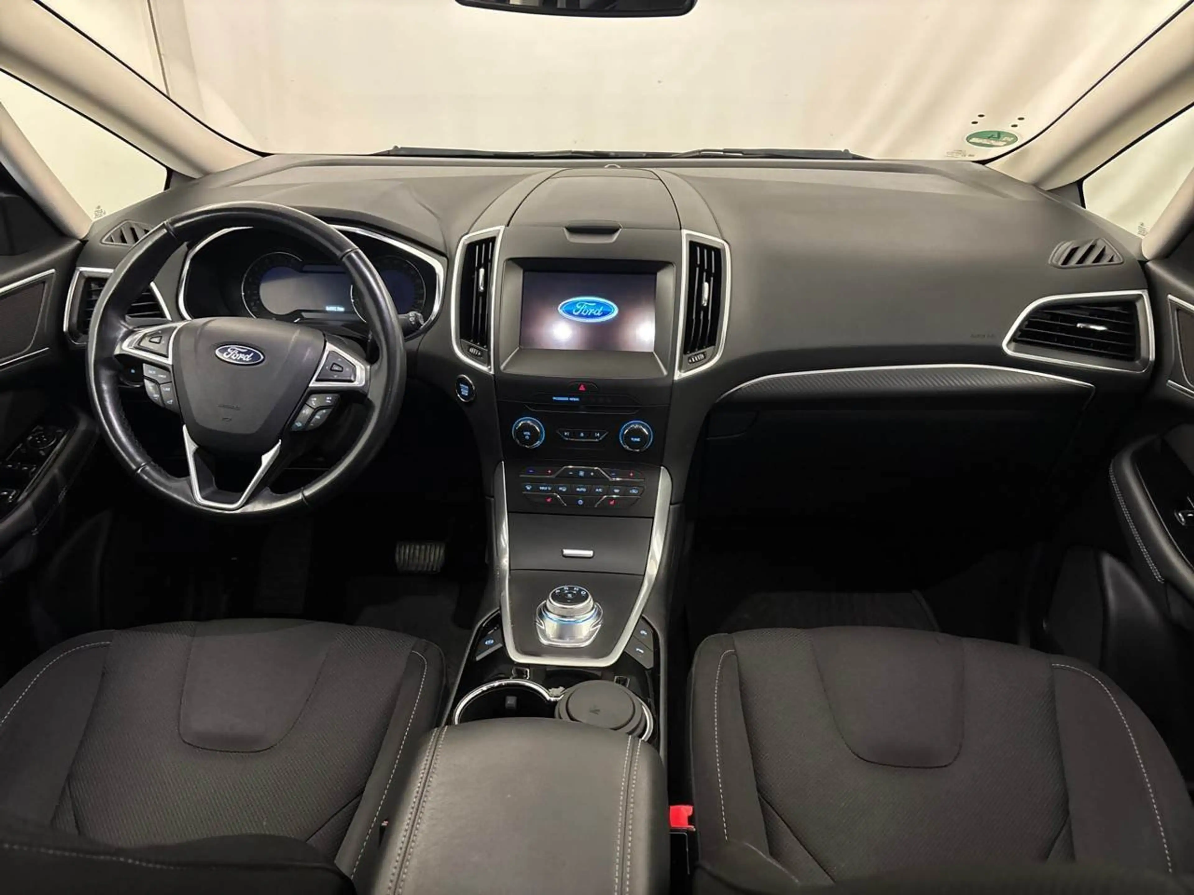 Ford S-Max 2.0 EcoBlue Titanium SpoSi Key LED Lane — photo 6