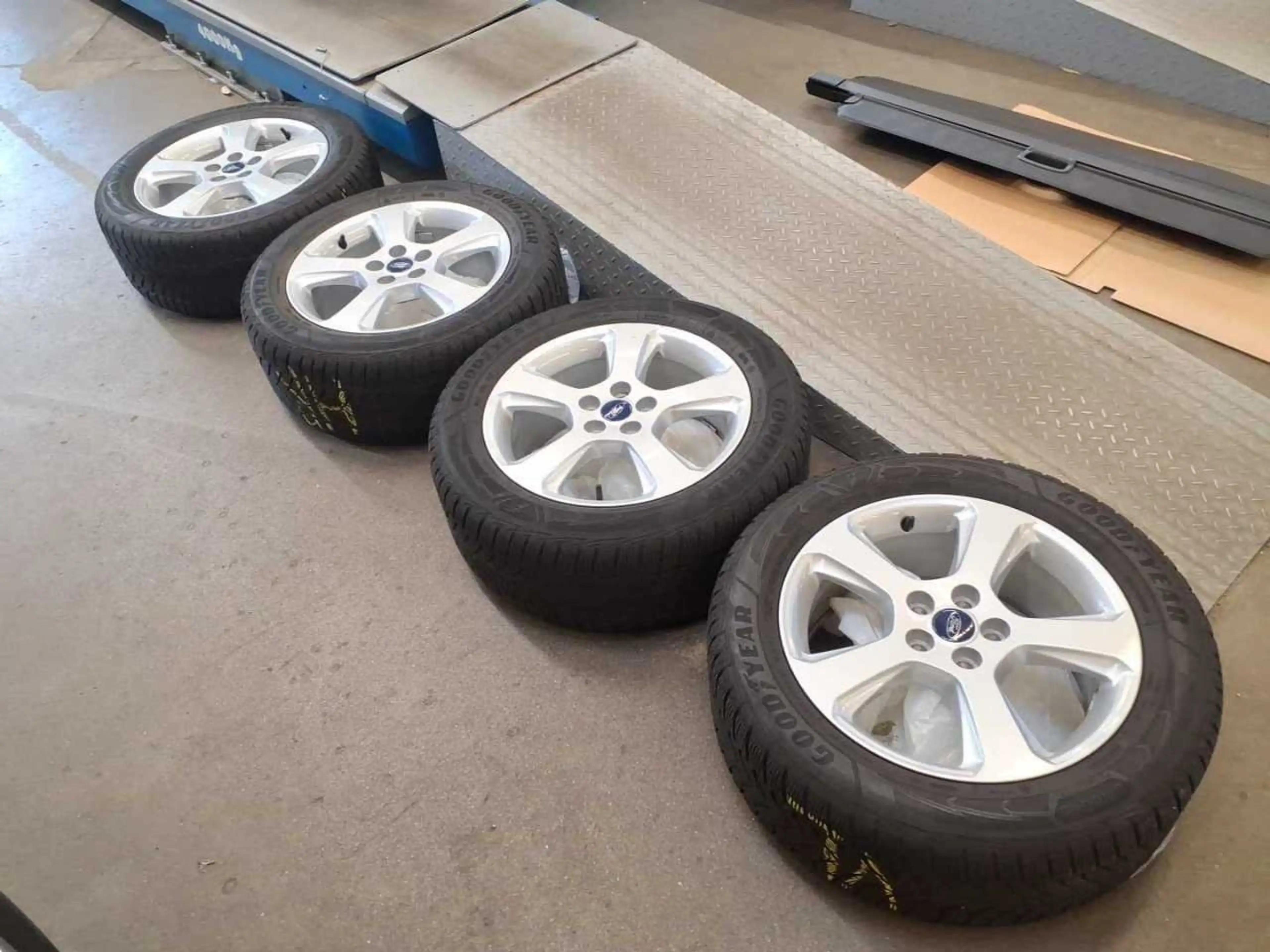 Ford S-Max 2.0 EcoBlue Titanium SpoSi Key LED Lane — photo 14