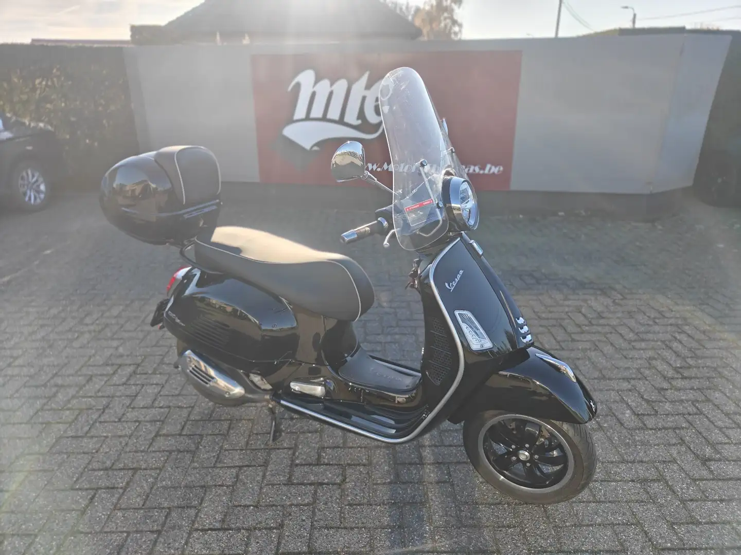 Vespa GTS 300 Noir - 1