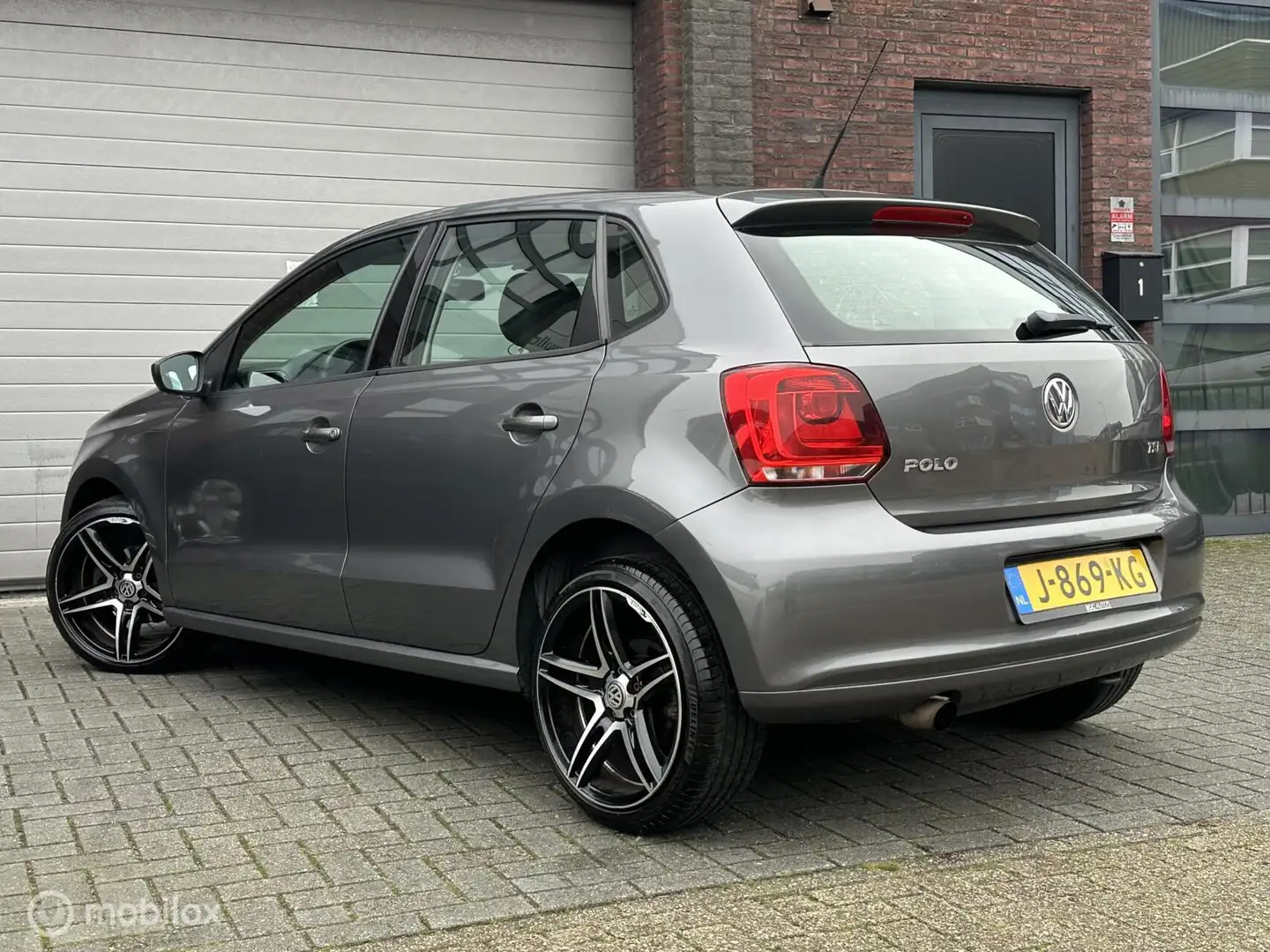 Volkswagen Polo 1.2 TSI Trendline | Airco | 17" velgen Grijs - 2