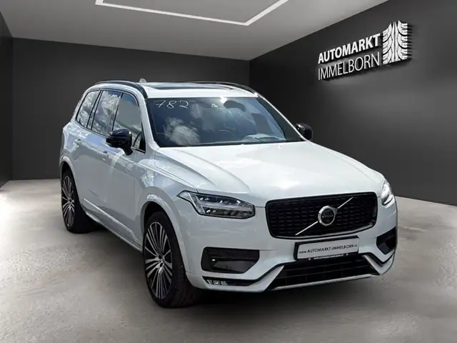Volvo XC90 view 2