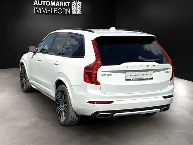 Volvo XC90 view 5