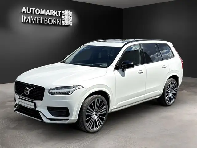 Volvo XC90 view 4