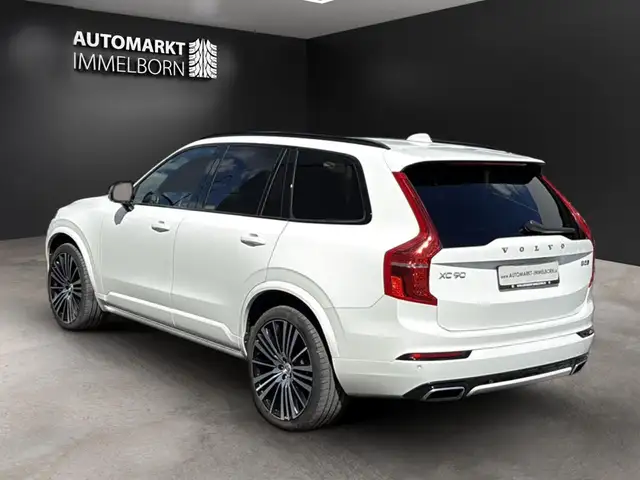 Volvo XC90 view 6