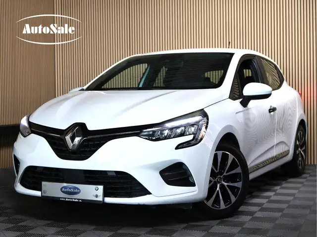 2021 Renault Clio in White for sale