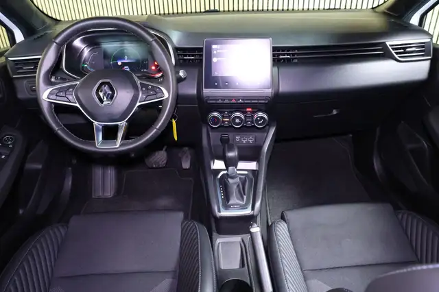 Renault Clio view 2