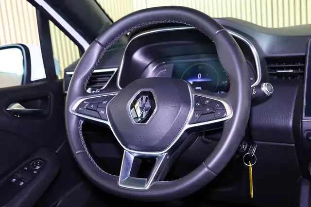 Renault Clio view 18