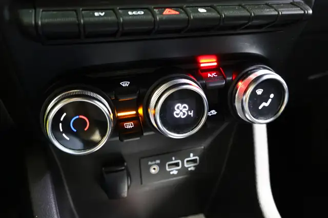 Renault Clio view 23