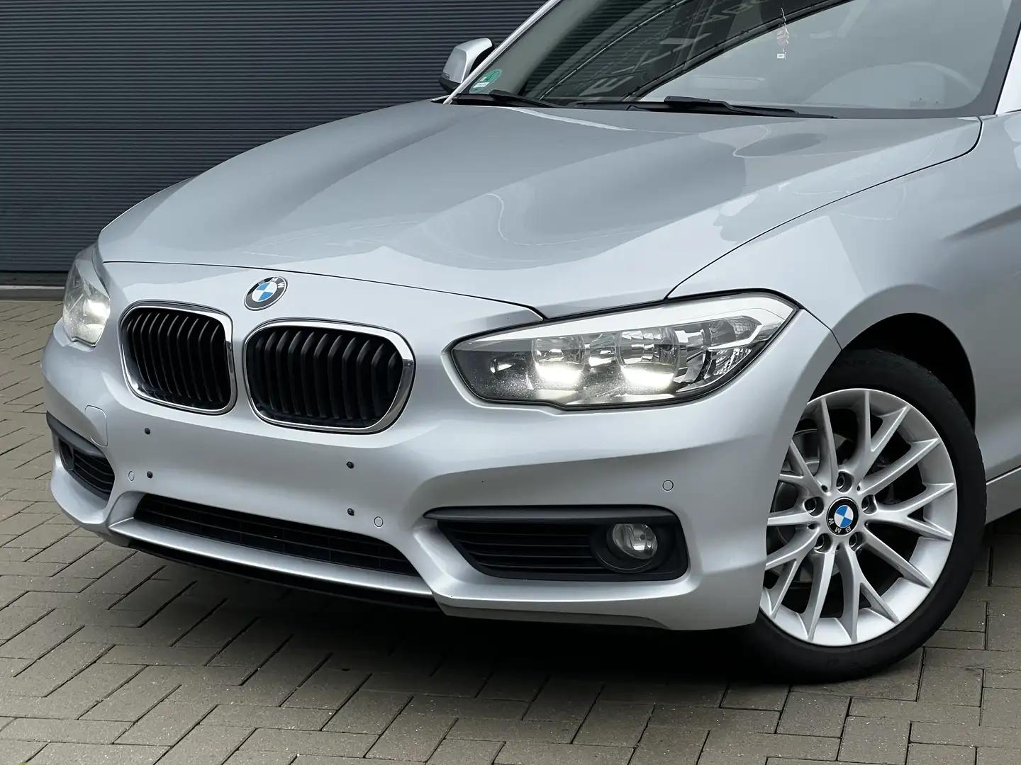 BMW 118 118d /facelift / euro6b / gekeurd Zilver - 1
