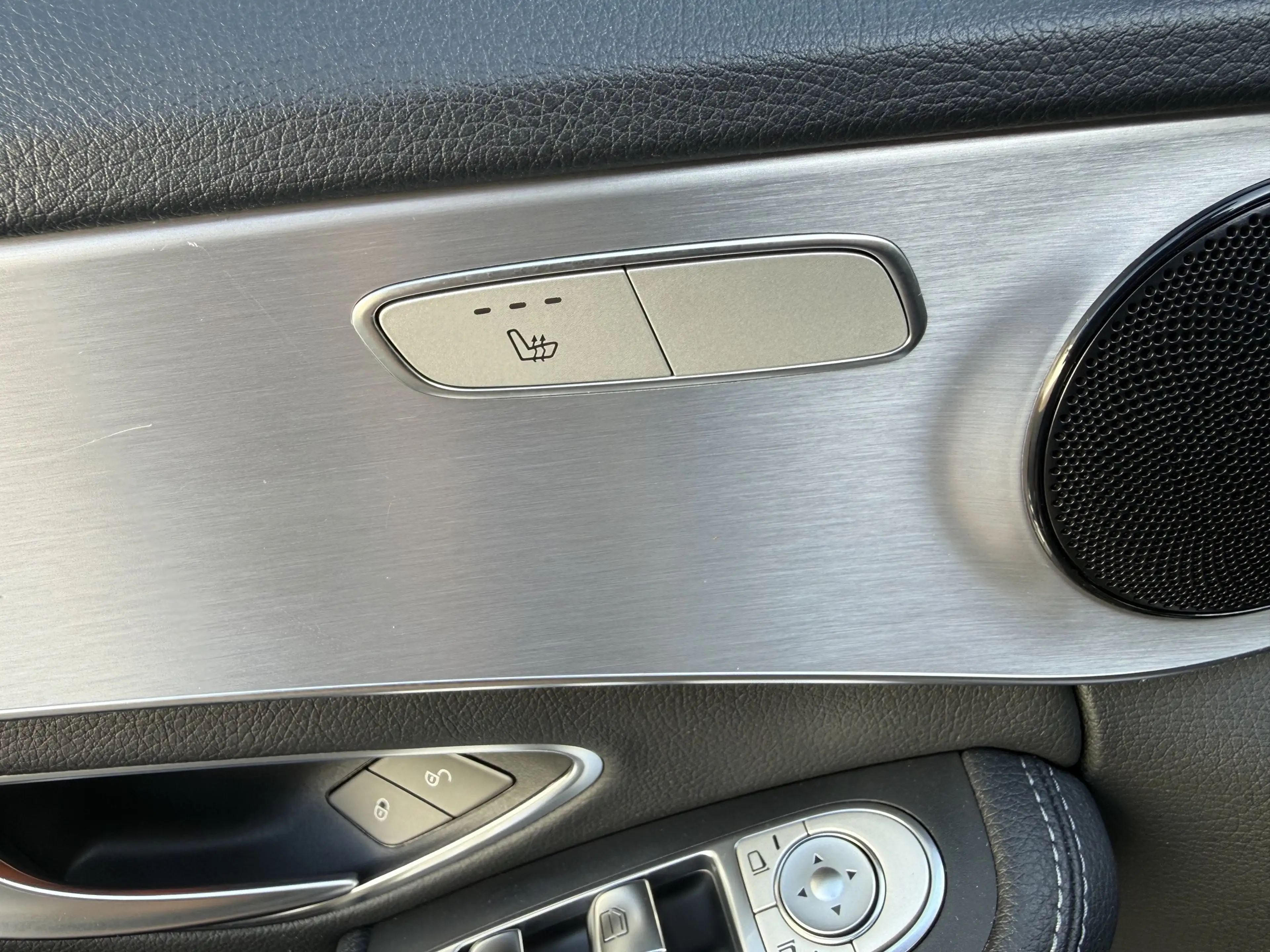 Mercedes-Benz C 400 T 4Matic LED+CARPLAY+SITZHEIZUNG+R-KAMERA — photo 11