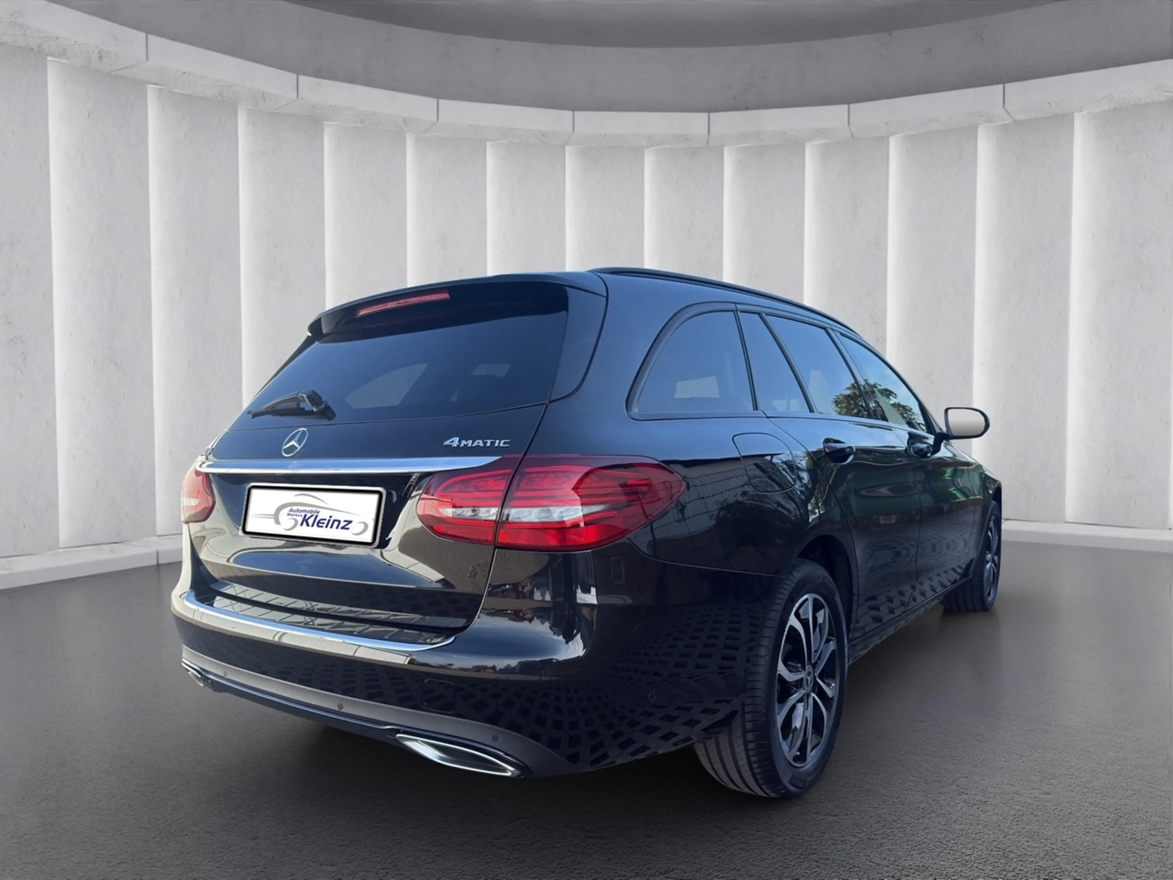 Mercedes-Benz C 400 T 4Matic LED+CARPLAY+SITZHEIZUNG+R-KAMERA — photo 3